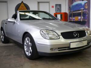 Image 5/40 of Mercedes-Benz SLK 230 Kompressor (1999)