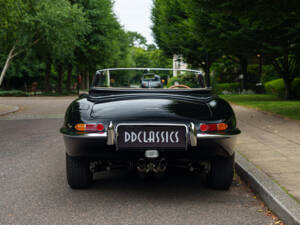 Image 6/22 of Jaguar E-Type 3.8 (1964)