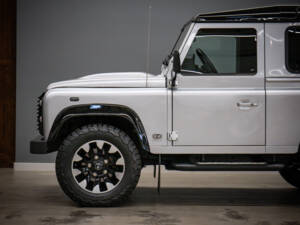 Immagine 8/36 di Land Rover Defender 90 Works V8 &quot;70th Edition&quot; (2015)