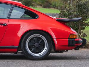 Image 15/34 of Porsche 911 Carrera 3.2 (1986)