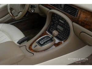 Image 8/32 of Jaguar XJ6 3.2 Executive (1997)