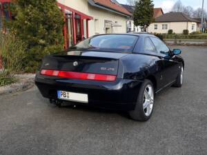 Immagine 4/10 di Alfa Romeo GTV 2.0 JTS (2004)