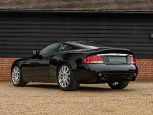 Image 3/50 de Aston Martin V12 Vanquish S (2007)