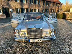 Image 2/20 of Mercedes-Benz 280 SE (1972)