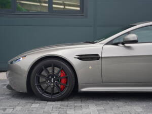 Imagen 9/50 de Aston Martin V12 Vantage S (2014)