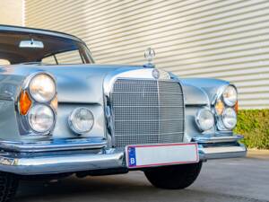 Bild 4/38 von Mercedes-Benz 300 SE (1966)