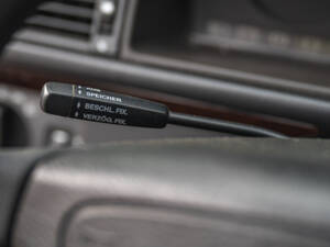 Image 35/55 de Mercedes-Benz E 36 AMG (1994)