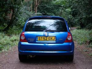 Afbeelding 9/38 van Renault Clio II 2.0 16V Sport (2002)