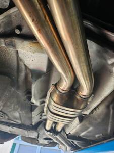 Immagine 54/67 di BMW 320i (1990)