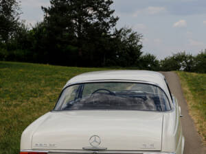 Image 46/50 of Mercedes-Benz 280 SE 3,5 (1970)