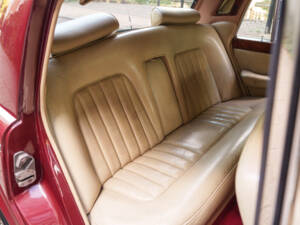 Image 27/32 de Rolls-Royce Silver Shadow II (1978)