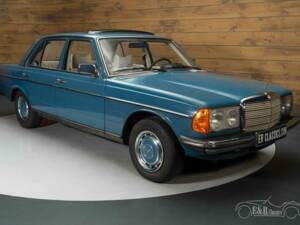 Image 4/19 of Mercedes-Benz 200 (1976)