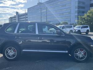 Image 6/30 of Porsche Cayenne Turbo (2007)