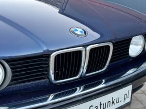 Immagine 79/99 di BMW 735i (1988)