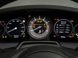 Image 32/37 of Porsche 911 Turbo S (2024)