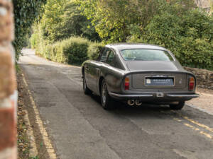 Afbeelding 11/24 van Aston Martin DB 6 (1970)
