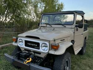 Bild 4/23 von Toyota Land Cruiser BJ 46 (1983)