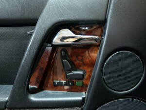 Afbeelding 22/38 van Mercedes-Benz 300 SL (1990)