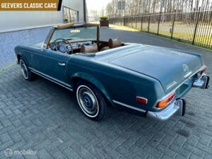 Image 32/44 of Mercedes-Benz 280 SL (1970)