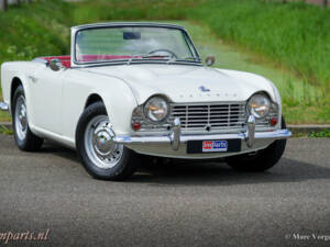 Image 12/31 of Triumph TR 4A (1966)