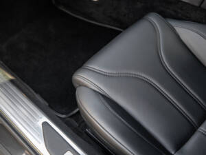 Bild 42/71 von Aston Martin DBS (2011)