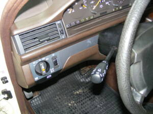 Image 21/52 of Mercedes-Benz 250 TD (1988)