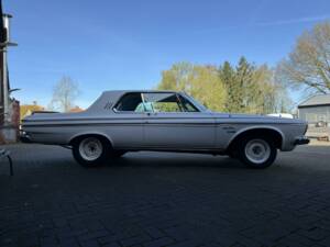 Image 4/22 of Plymouth Sport Fury (1963)