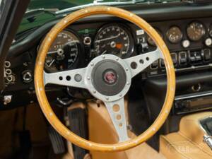 Image 12/19 of Jaguar E-Type (1970)