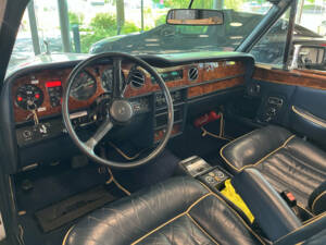 Image 8/23 of Rolls-Royce Corniche I (1984)
