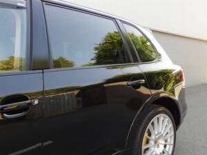 Image 25/98 of Porsche Cayenne GTS (2008)
