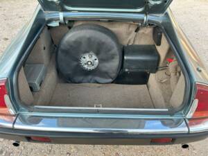 Image 6/38 de Jaguar XJ-S 3.6 (1990)