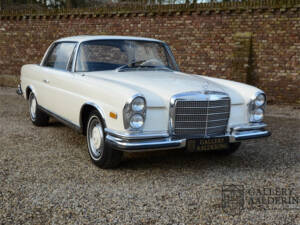 Imagen 29/50 de Mercedes-Benz 280 SE 3,5 (1971)