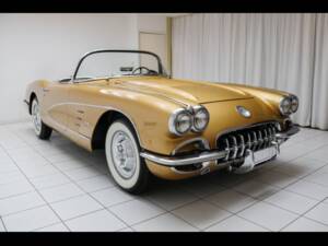 Image 8/100 of Chevrolet Corvette (1958)