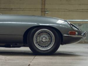 Image 6/59 de Jaguar Type E 4.2 (1966)