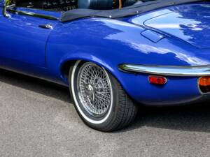 Image 19/43 de Jaguar Type E V12 (1974)