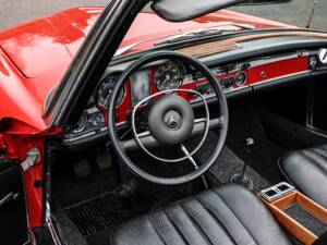 Bild 4/26 von Mercedes-Benz 280 SL (1971)