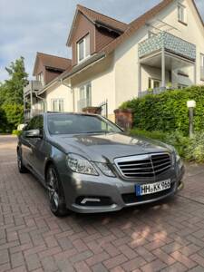 Image 5/14 de Mercedes-Benz E 500 4MATIC (2009)