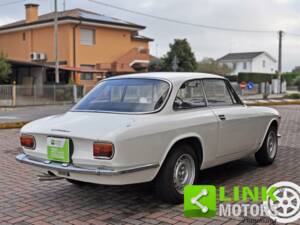 Bild 5/10 von Alfa Romeo Giulia 1300 GT Junior (1972)