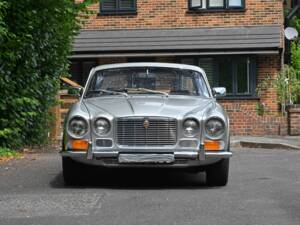 Image 6/50 of Jaguar XJ 6 4.2 (1971)