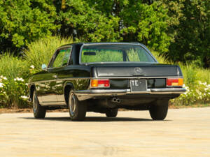 Image 7/50 of Mercedes-Benz 250 CE (1970)