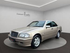 Bild 1/21 von Mercedes-Benz C 180 (2000)