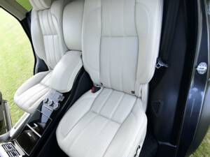 Bild 21/50 von Land Rover Range Rover Autobiography SDV8 (2017)