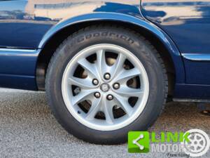 Bild 8/10 von Jaguar XJ 8 4.0 Executive (1998)