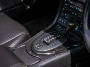 Image 24/33 of Jaguar XK8 4.0 (1999)