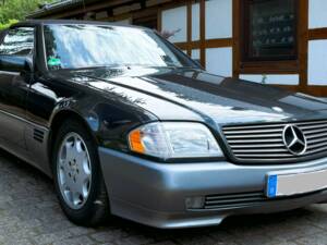 Imagen 3/10 de Mercedes-Benz 300 SL (1992)