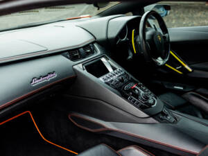 Image 32/47 of Lamborghini Aventador LP 700-4 (2013)