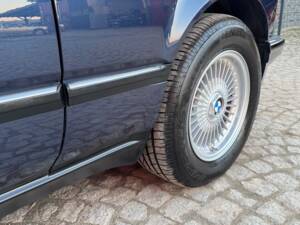 Immagine 83/99 di BMW 735i (1988)
