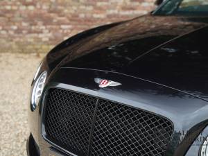 Image 19/50 of Bentley Continental GTC V8 (2014)