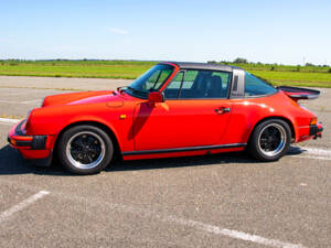 Image 3/35 of Porsche 911 Carrera 3.2 (1985)