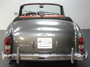 Image 7/14 of Mercedes-Benz 220 S Cabriolet (1957)